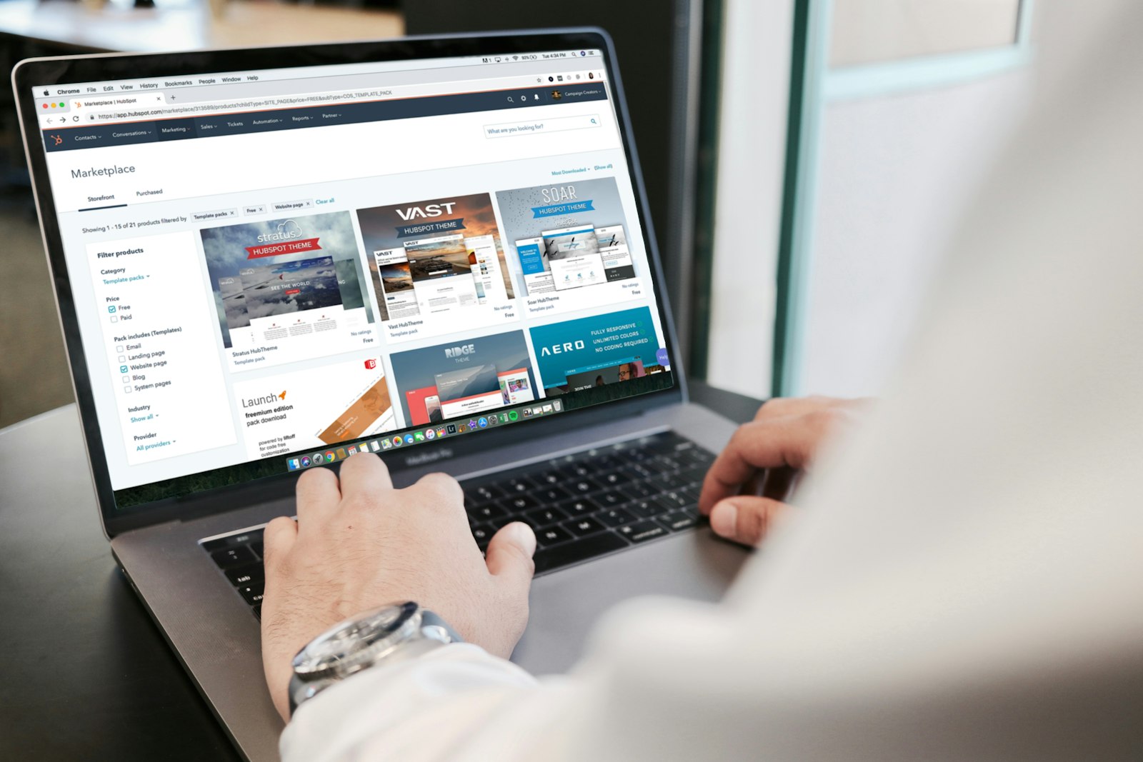 Onlinesalg på computer